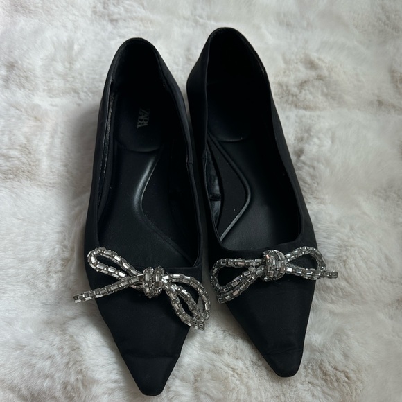 Zara Shoes - ZARA Black Pointed Toe Embellished Bow Flats